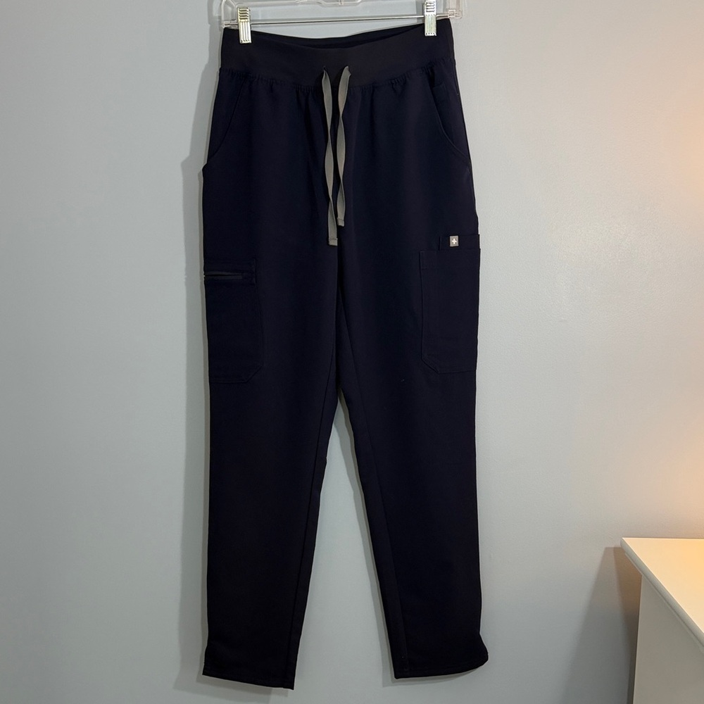 Figs women’s size Small navy blue scrub pants